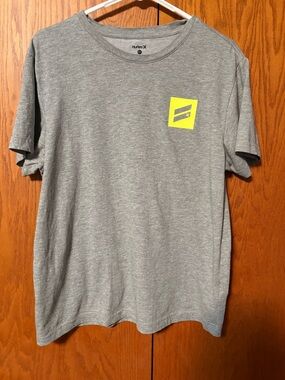Hurley Gray Short-Sleeve Crewneck Tee with Yellow Logo